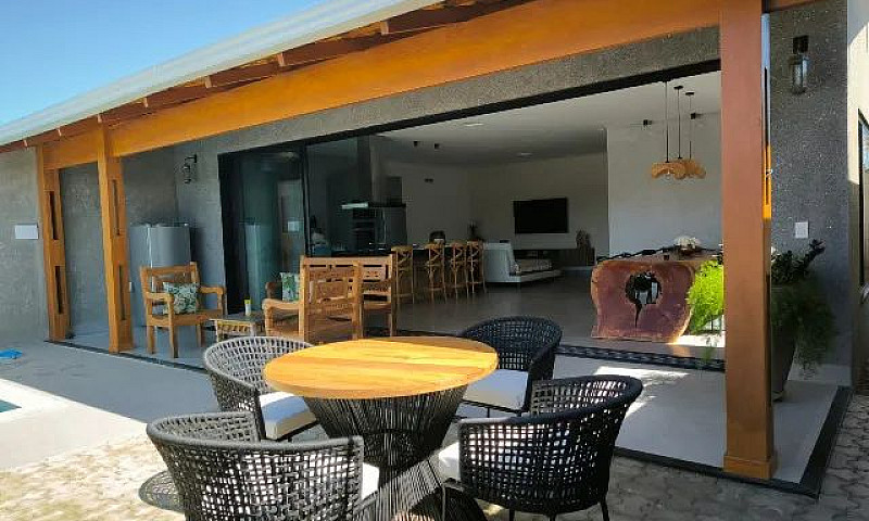 Casa Com Piscina Par...