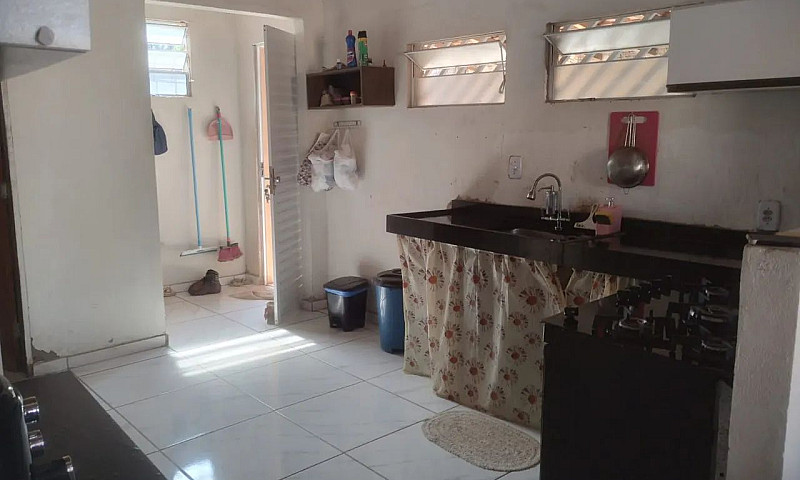 Vende-Se Casa No Bai...
