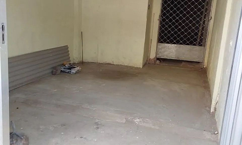 Alugo Excelente Casa...