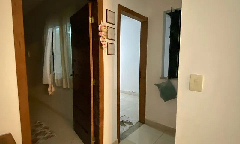 Vende-Se Casa Na Cid...