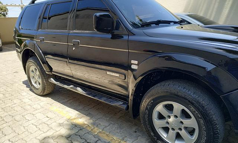 Pajero Sport Ano 200...