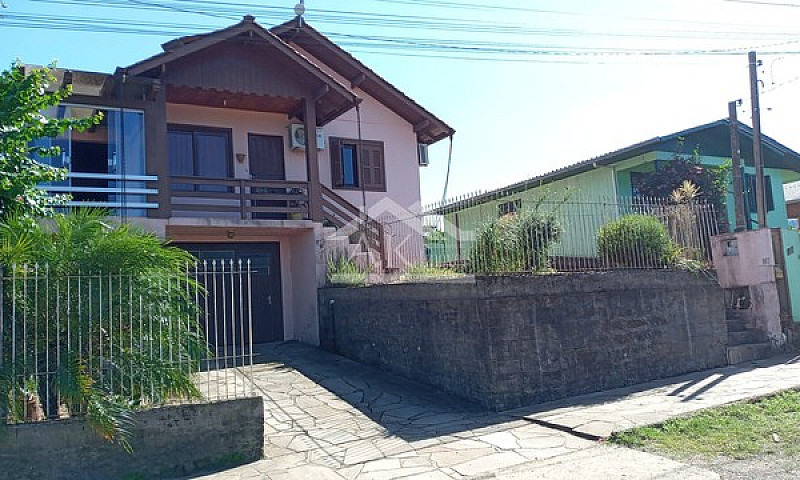 Casa Com Quiosque E ...