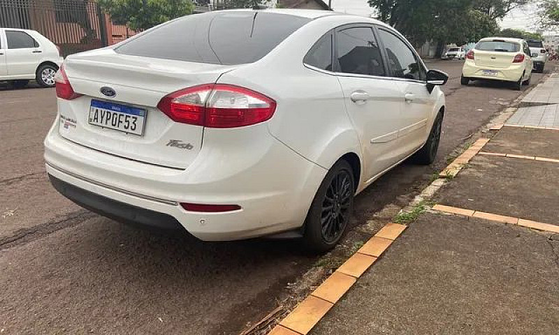 Ford Fiesta Sedan Ti...