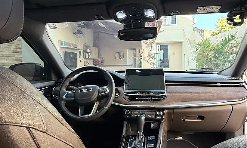 Jeep Commander Overl...