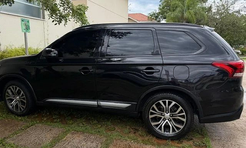 Mitsubishi Outlander...