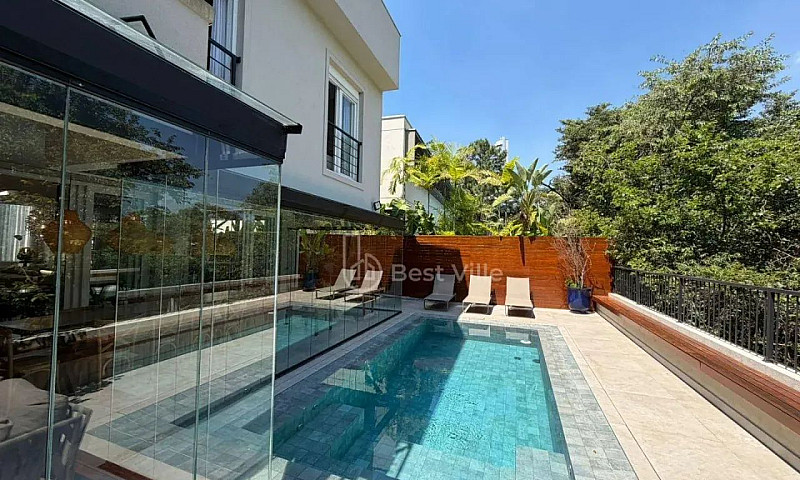 Casa Com 4 Dormitóri...