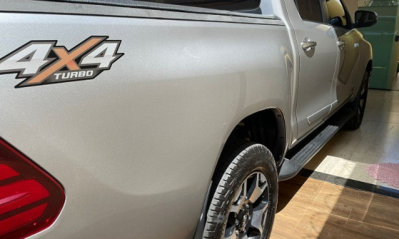 Hilux Srv 20/20...