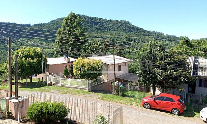 Casa Com Quiosque E ...