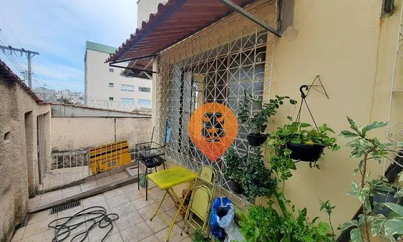 Casa Com 3 Dormitóri...