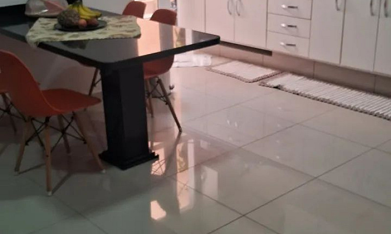 Sobrado Porteira Fec...