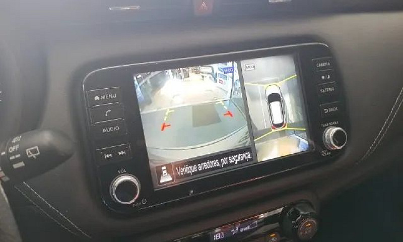 Nissan Kicks Exclusi...