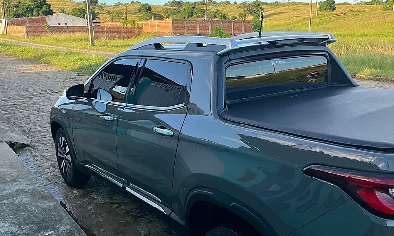 Fiat Toro Volcano 2....