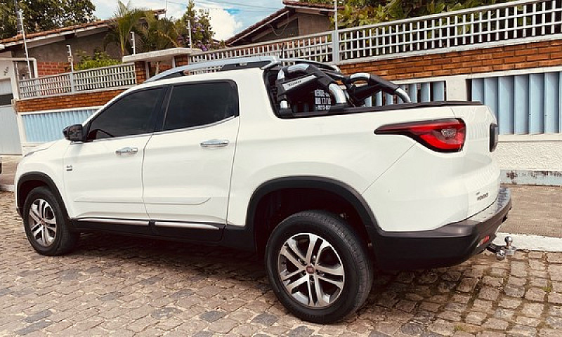 Fiat Toro Volcano 2....