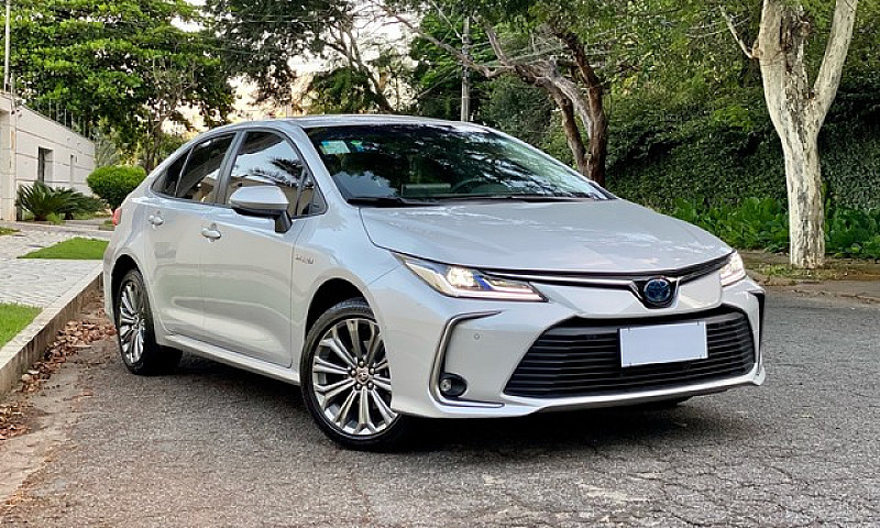 Corolla Altis Hibrid...