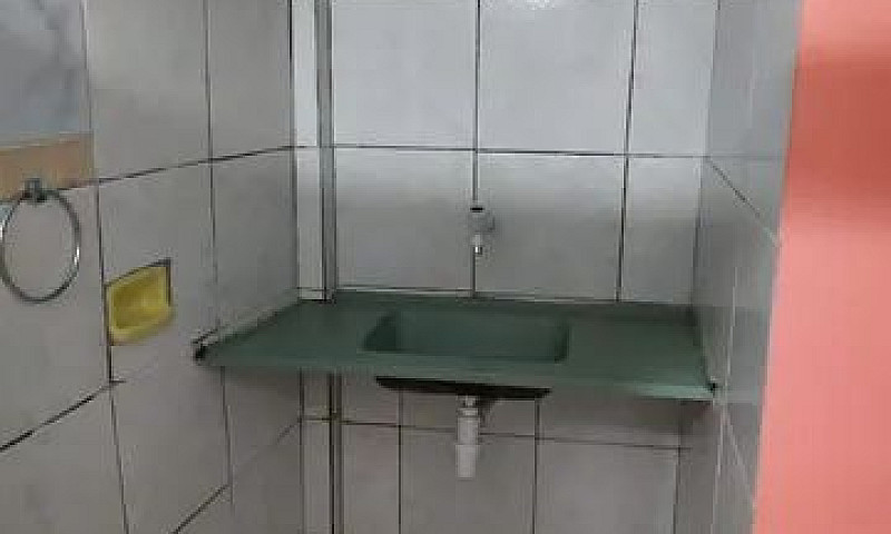 Alugo Kitnet ...