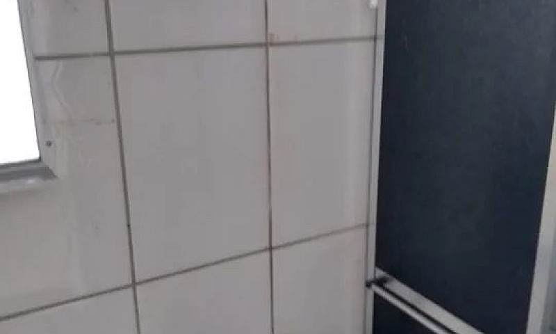 Casa Com Um Quarto E...
