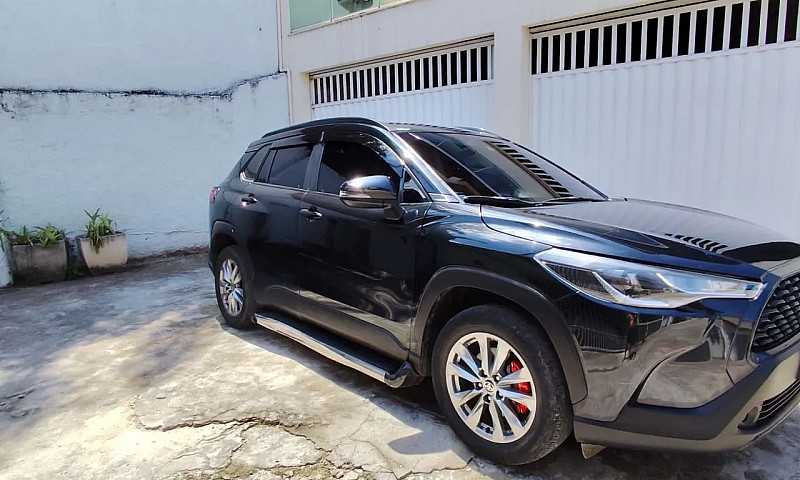 Toyota Corolla Cross...