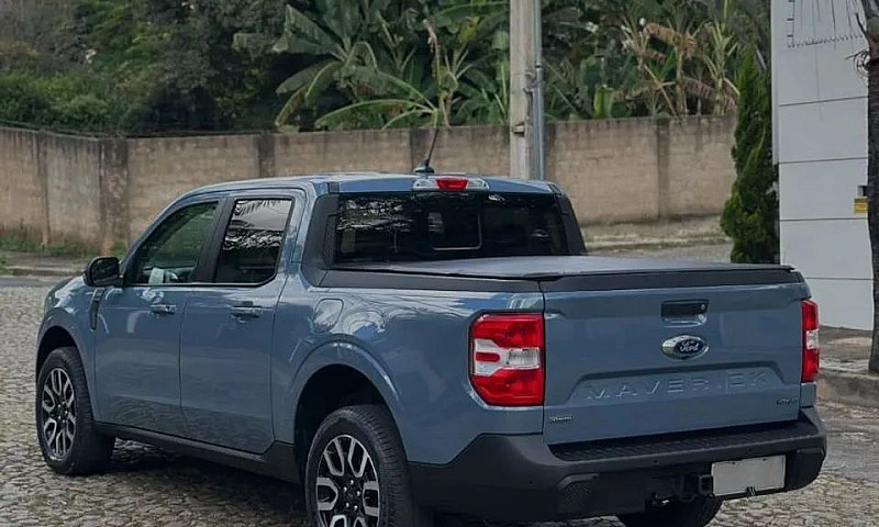 Ford Maverick Lariat...