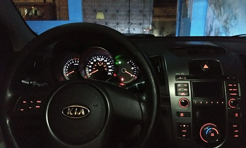 Kia Motors Cerato 1....
