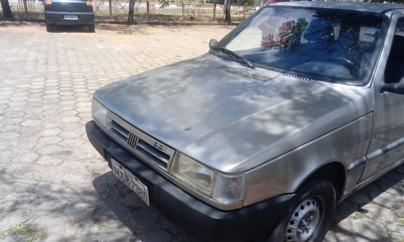 Vende-Se Fiat Uno 19...