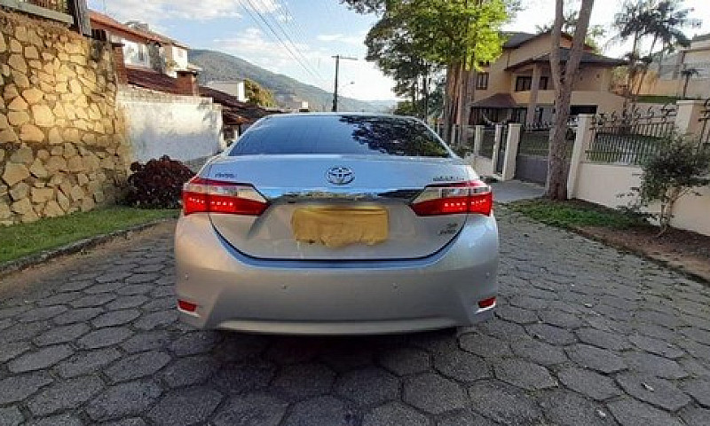 Corolla Altis 2015...