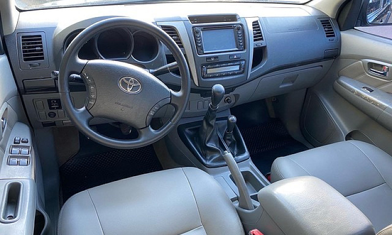 Hilux Srv 3.0 4X4 Di...