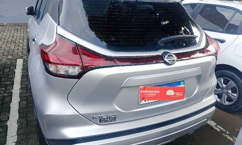 Nissan Kicks Exclusi...