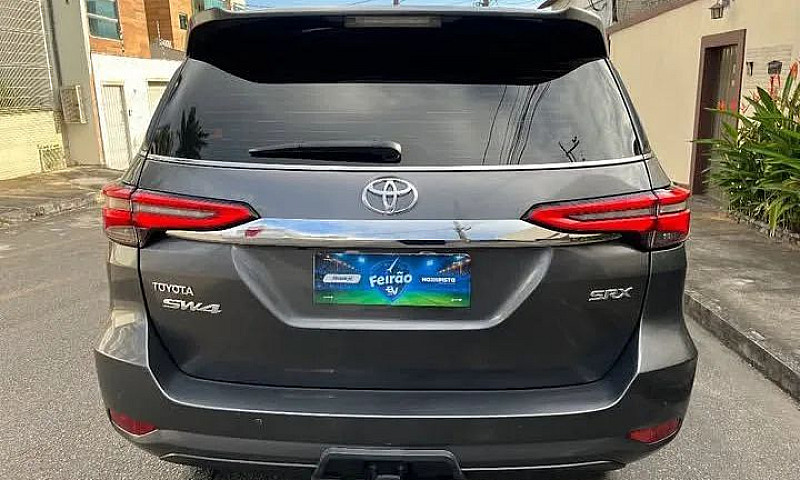 Toyota Hilux Sw4 Srx...