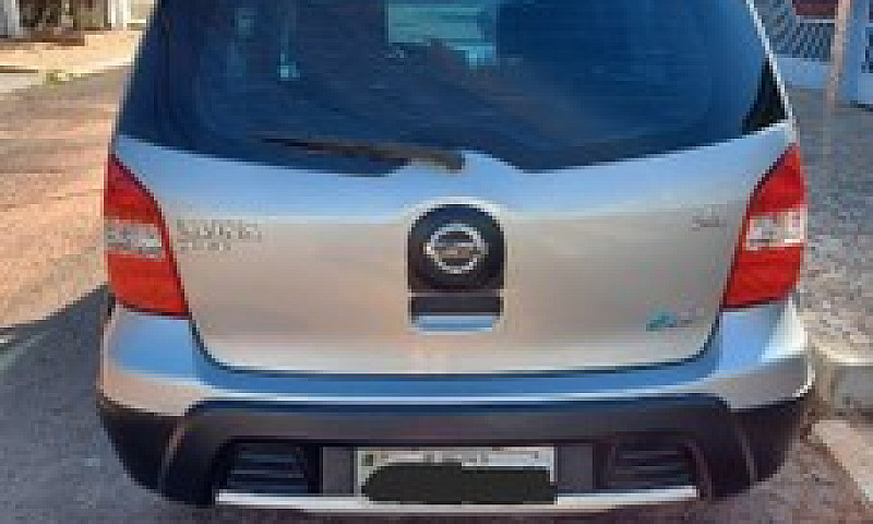 Vendo Livina Xgear 1...