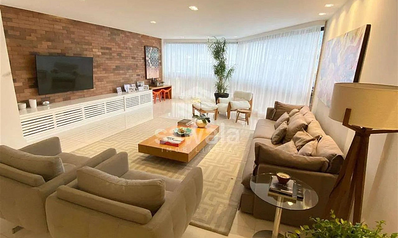 Casa À Venda Com 280...