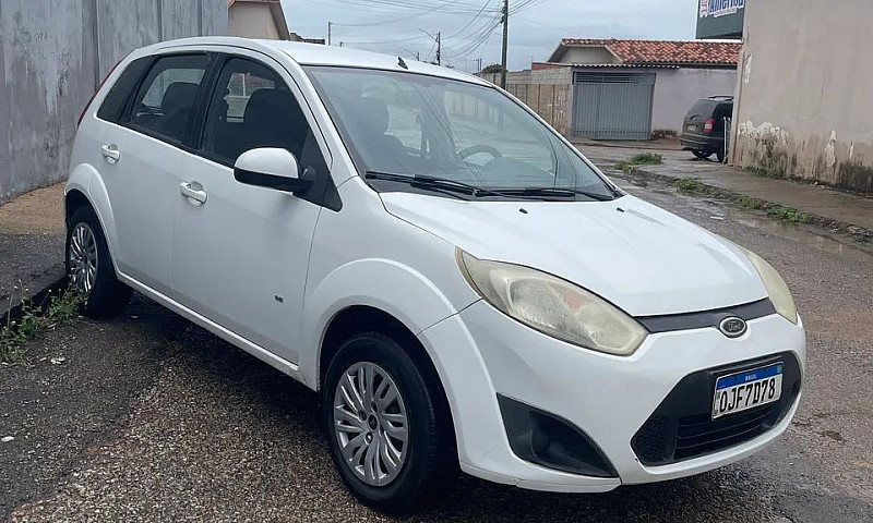 Ford Fiesta Se 1.6 8...
