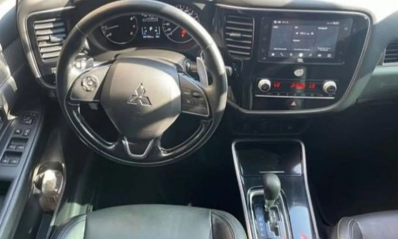 Mitsubishi Outlander...