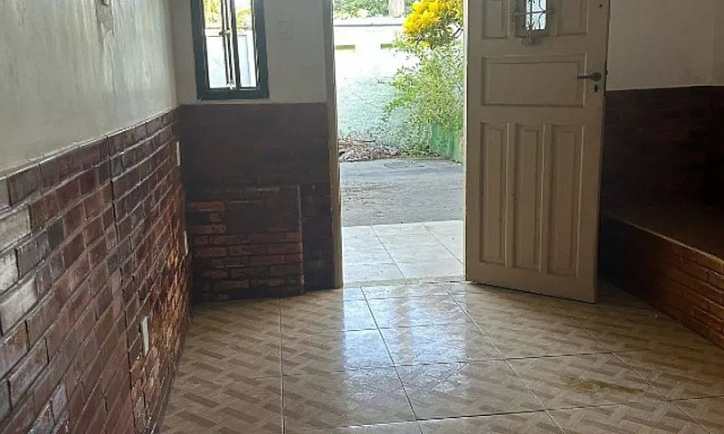 Casa Em Pedra De Gua...