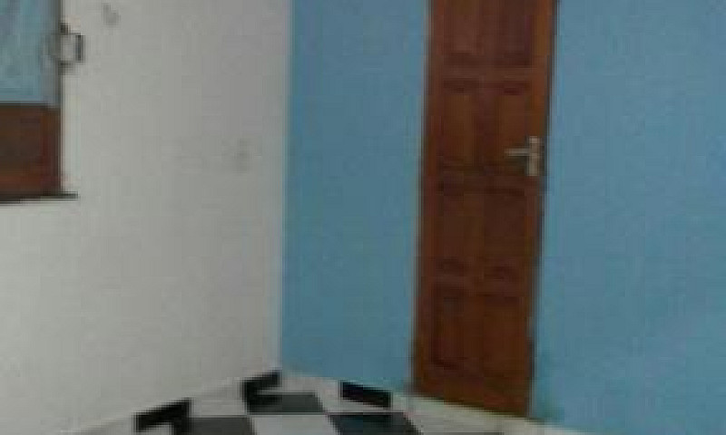 Casa Com 02 Dormitór...