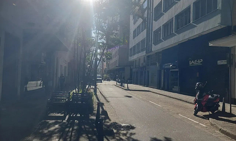 Apto Centro, Amplo, ...