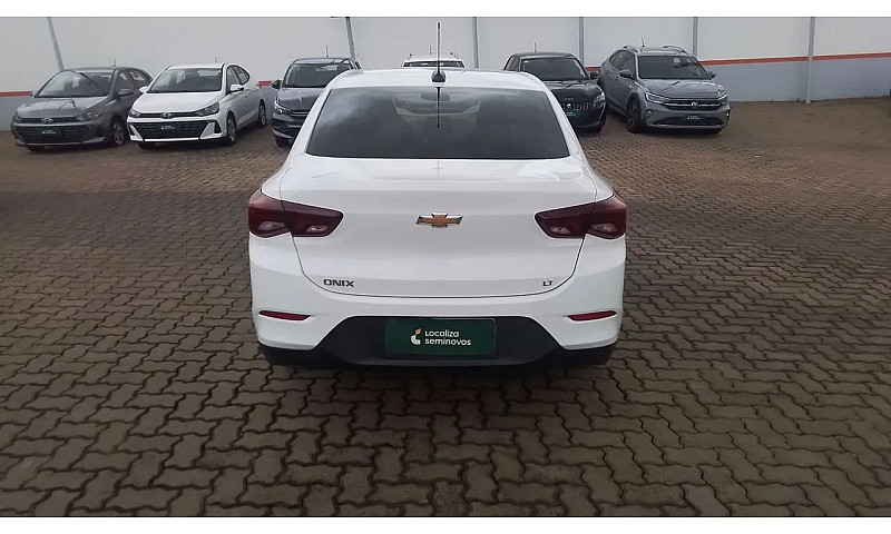 Chevrolet Onix Plus ...