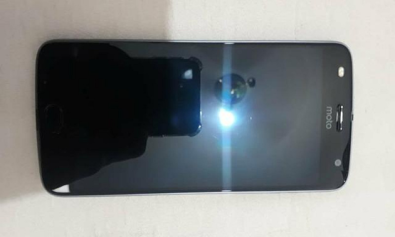 Moto Z2 Play...