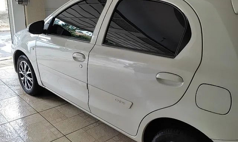 Etios 1.3 X Branco P...
