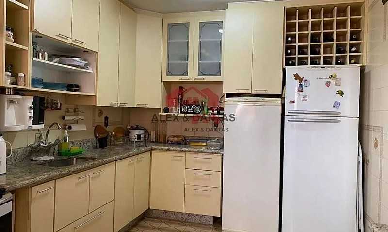 Casa Com 3 Dormitóri...