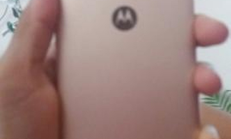 Moto E4...