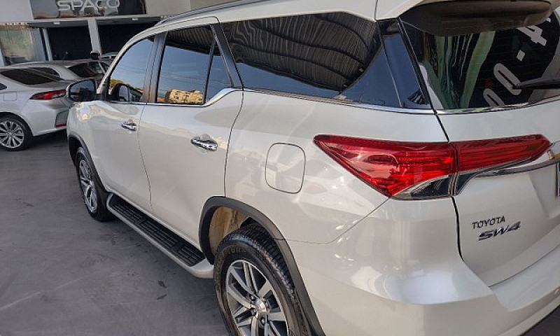 Toyota Hilux Sw4 Srx...