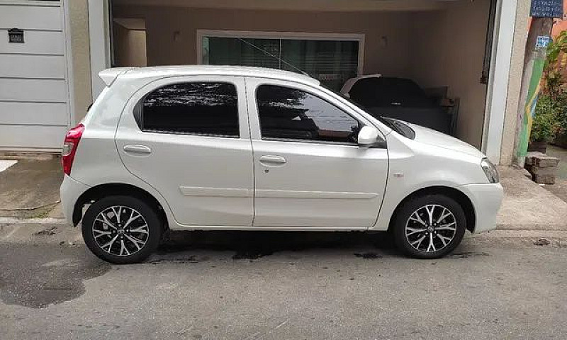 Etios 1.3 X Branco P...
