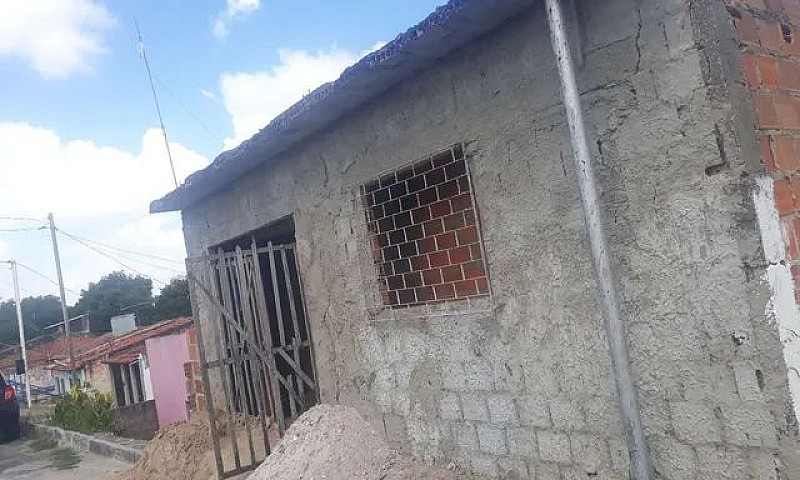 Vende-Se Casa...