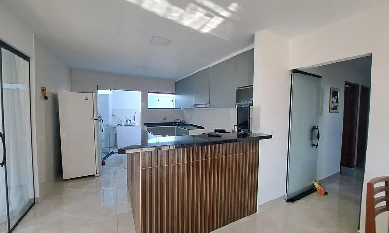 Casa Com 3 Dormitóri...