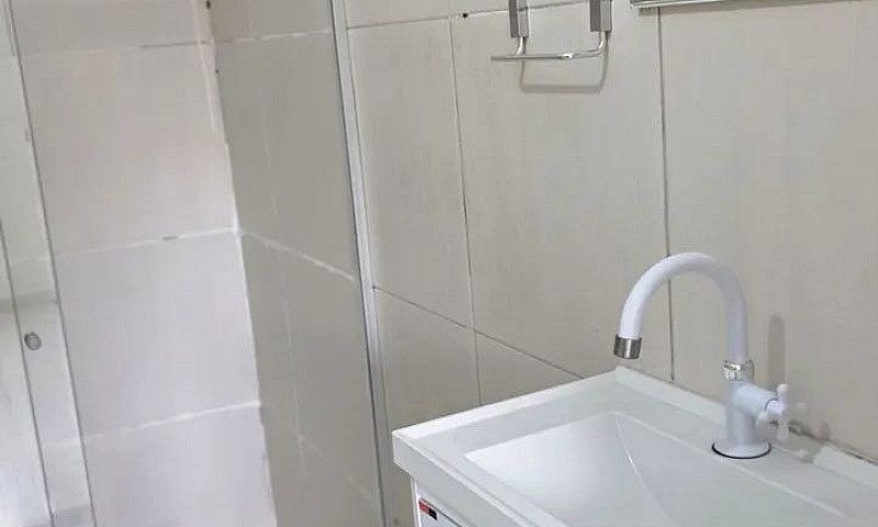 Casa De 1/4 Sala, Ba...