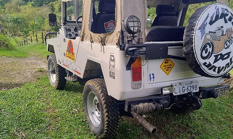 Jeep Javali Cbt...