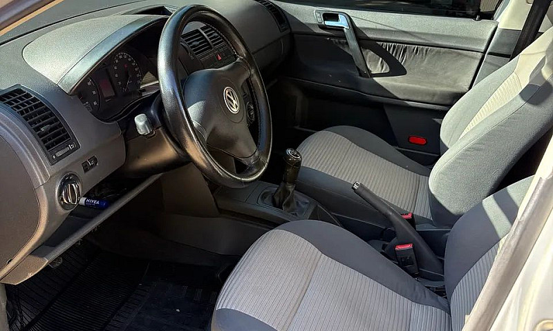 Volkswagen Polo Sed....