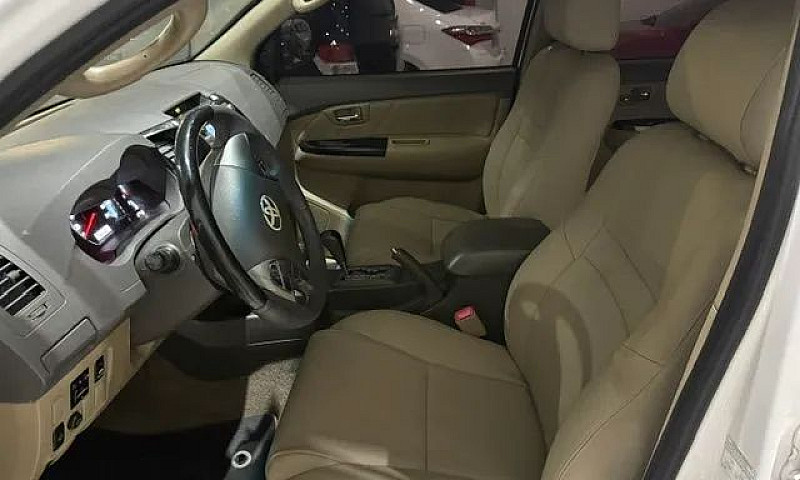 Toyota Hilux Sw4 Srv...