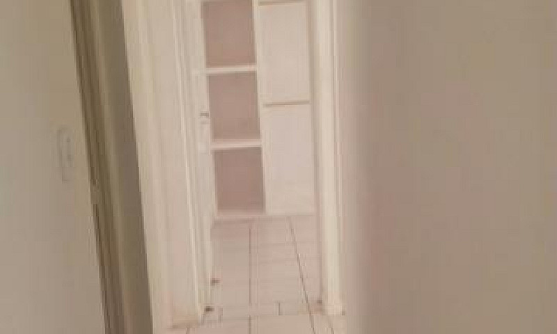 Aluga-Se Apartamento...