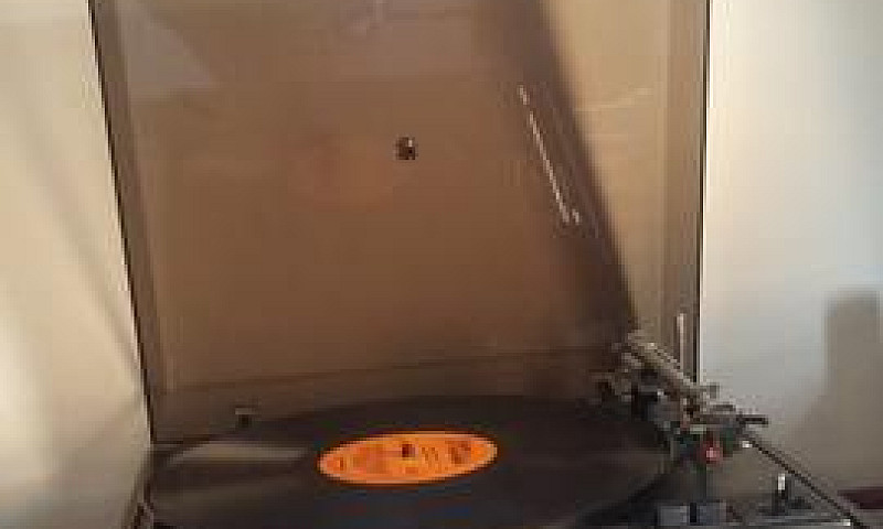 Toca Discos Retrô...